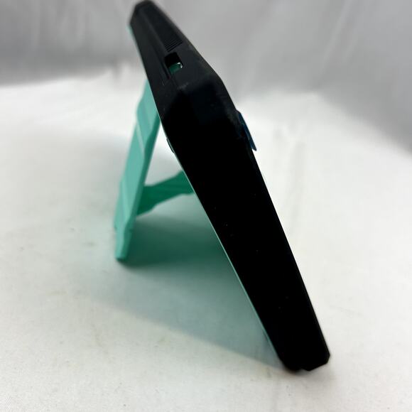 7.5" x 5" Tablet Case with Screen Protector kick stand Thick bumpers NWT - Picture 4 of 6